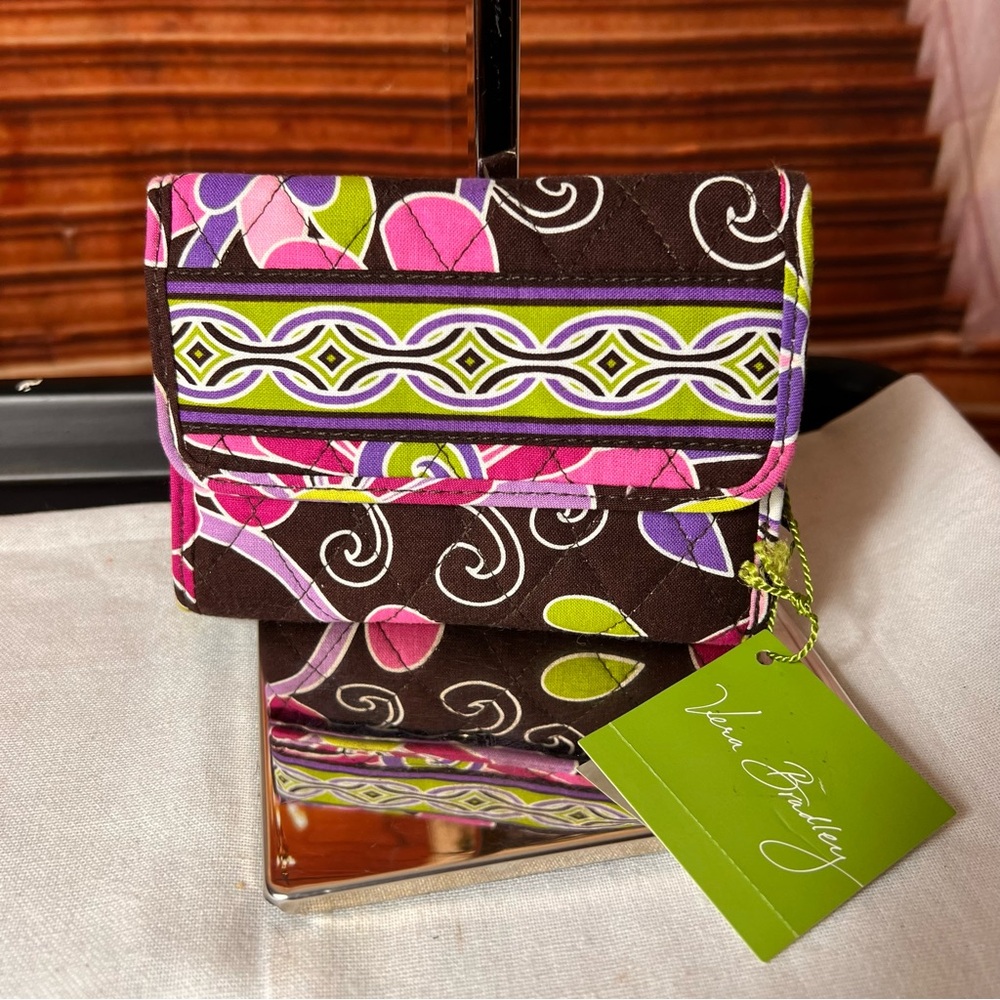 NWT Vera Bradley Euro Multicolor Quilted Wallet, Purple Punch 💋